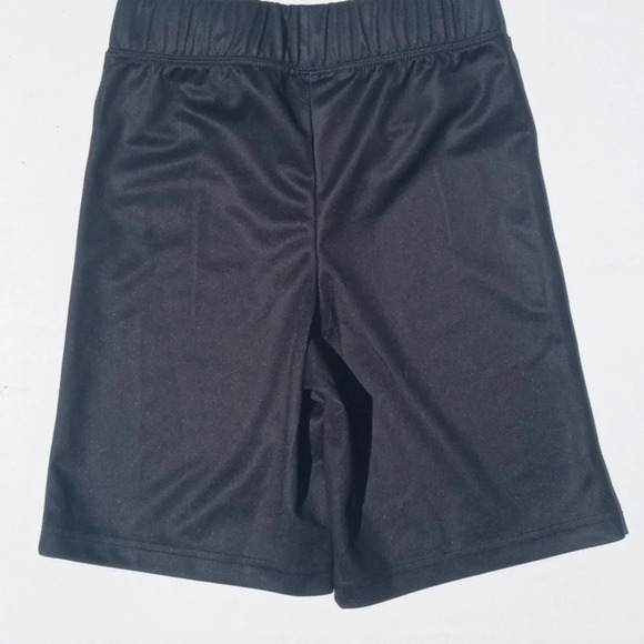 NWOT- Space jam a new legacy, tune squad boys black shorts. Size 6-7 S. …​​​​​ - Picture 3 of 5